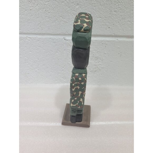 Peepers Wooden Hunter Figure Eyeglass Holder Desk Shelf Sitter 8-5/8" Camo - Picture 2 of 7